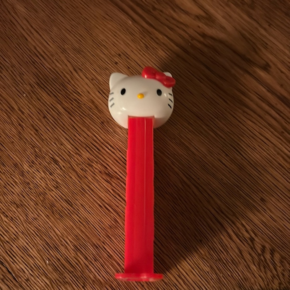 🌼Hello Kitty Pez container🌼